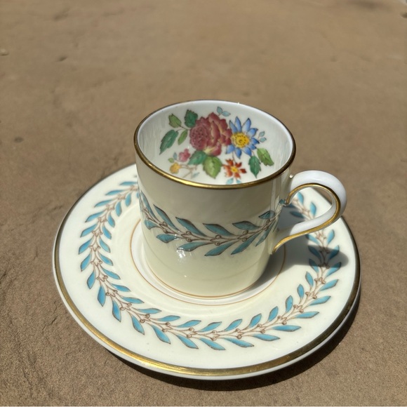 Wedgwood Floral Mug with Gold Trim - Picture 1 of 6